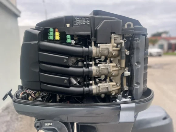 2002 Yamaha 225HP Four Stroke Outboard Motor F225 - Image 5