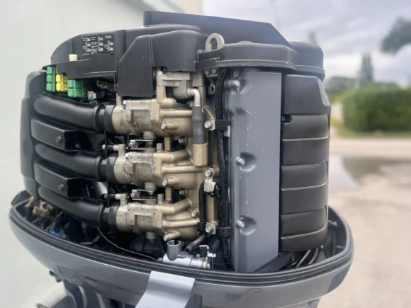 2002 Yamaha 225HP Four Stroke Outboard Motor F225 - Image 7