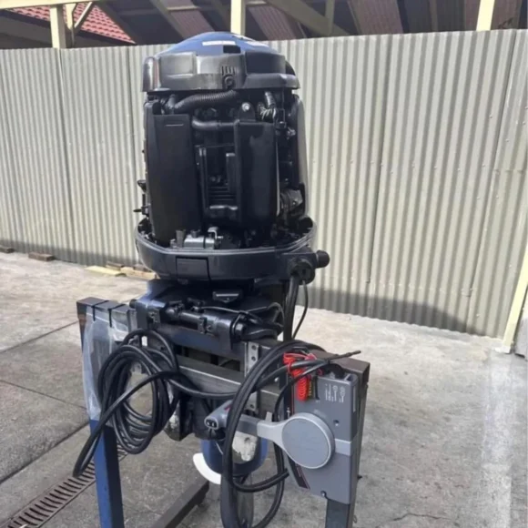Used 2011 Yamaha 100HP 4 Stroke outboard motor - Image 4